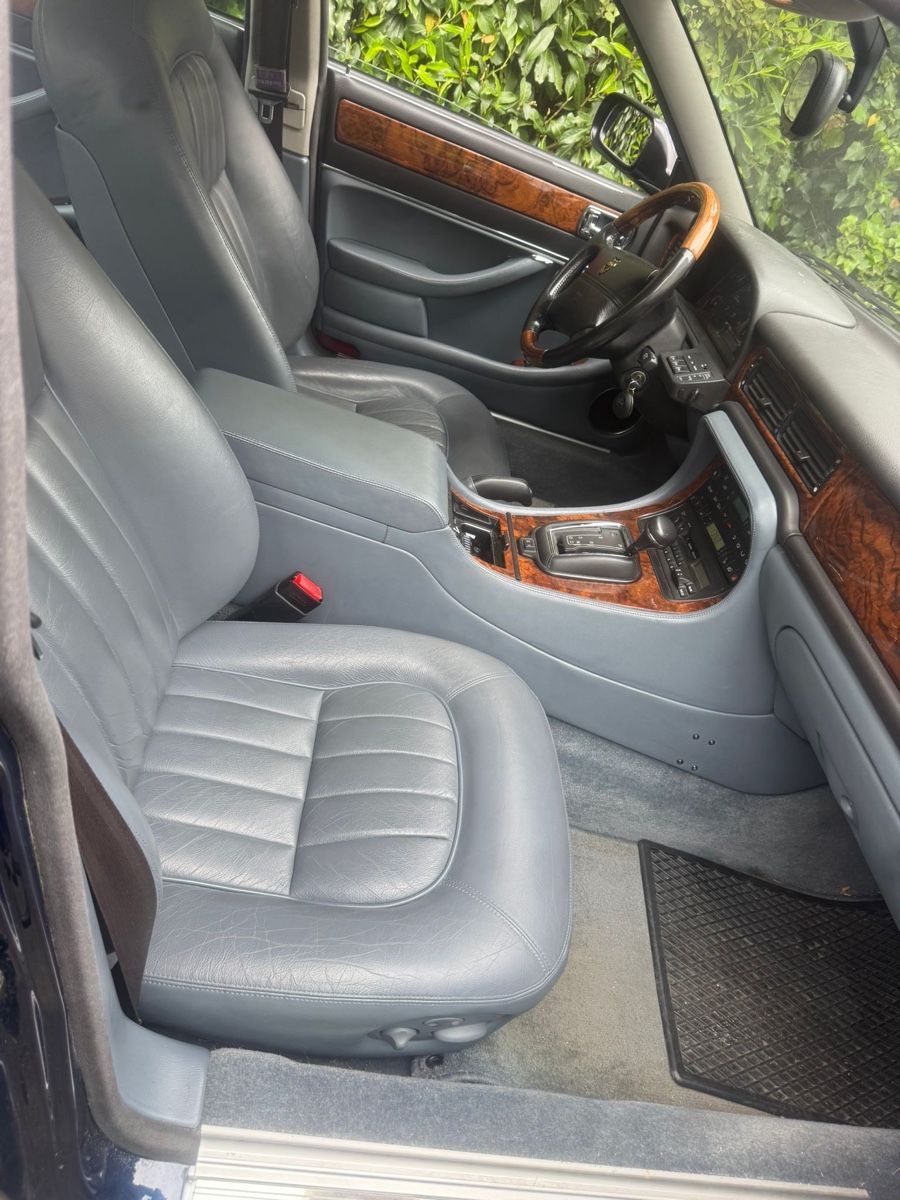 Jaguar Automobili: Jaguar Sovereign 4.0 (1995) – Usato da Lausen venduto da man_7yld 6