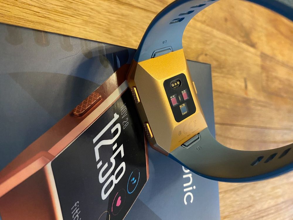 Fitbit store ionic bronze