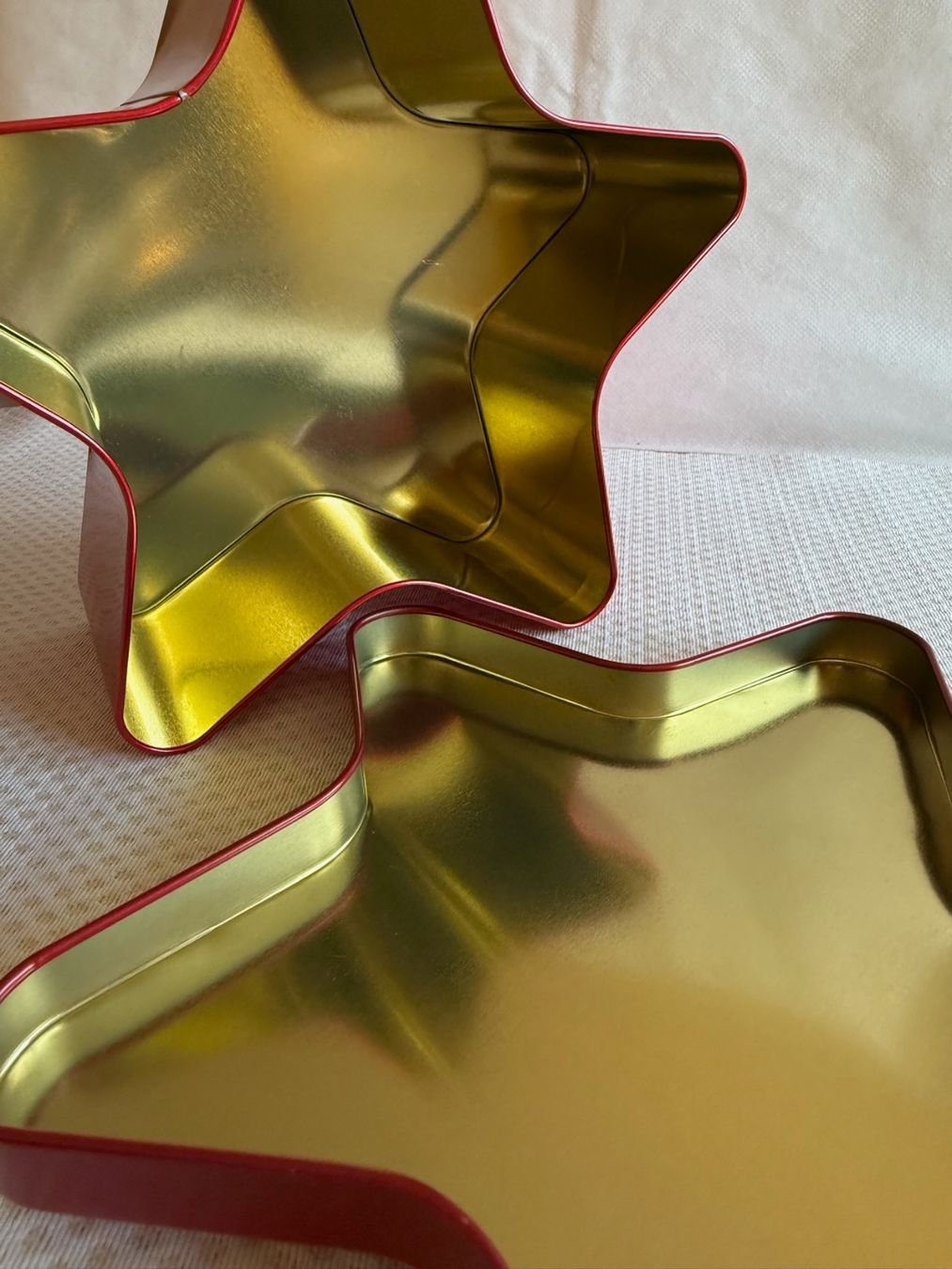 Contenitori & Simili: Lindt - Boîte à biscuits - décor de Noël – Usato da Sion venduto da accroshoes 7