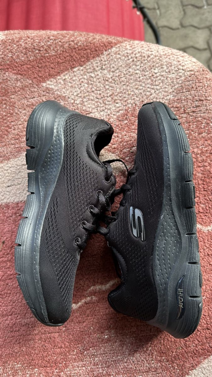 Skechers Scarpe da donna: Schwarze Skechers Sneakers Grösse 37 – Usato da Zürich venduto da Rammis