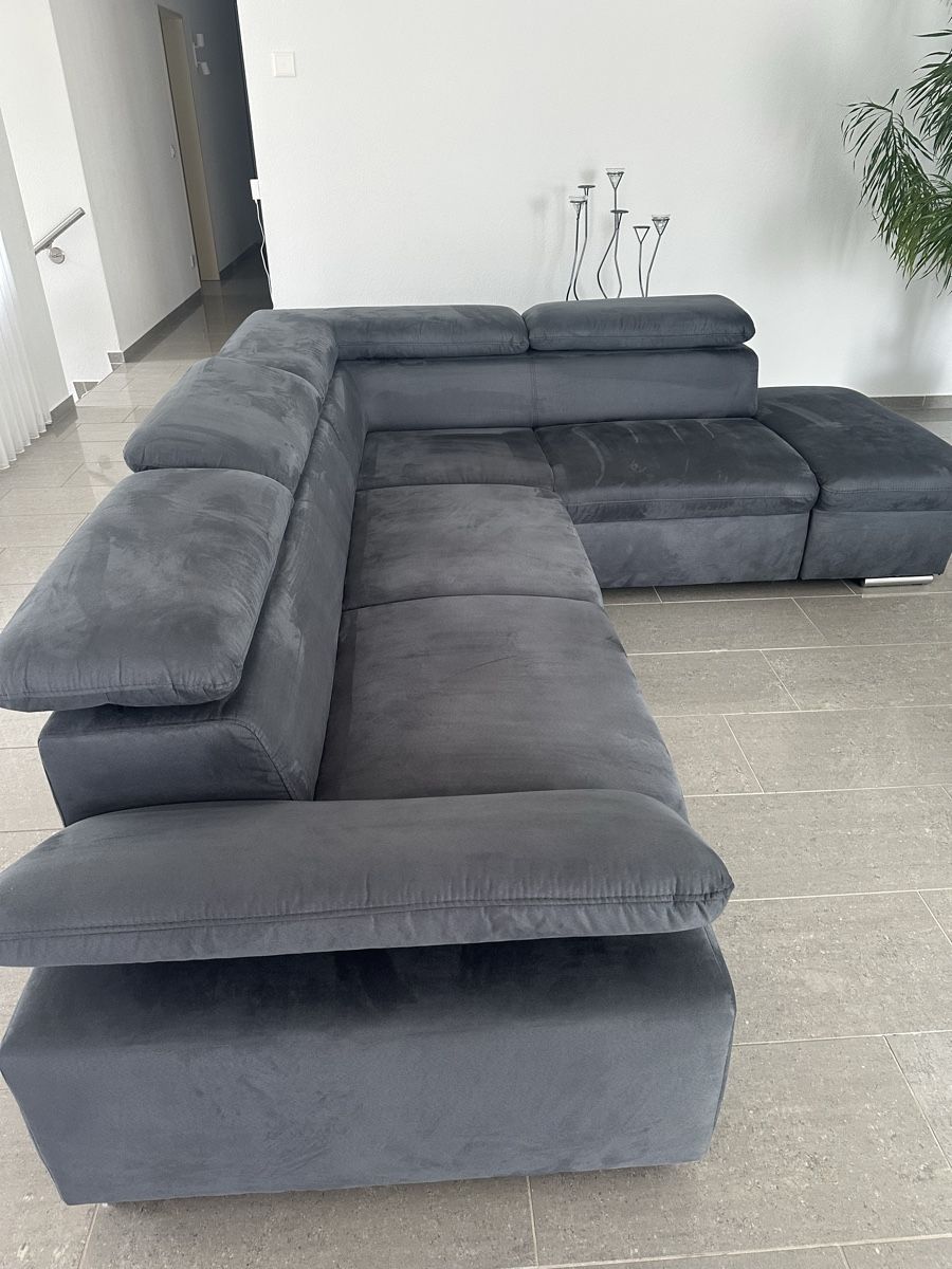 Divani: Ecksofa mit Arm- & Kopfteilverstellung, mit Schlaffunktion – Usato da Safenwil venduto da Mesi83 2