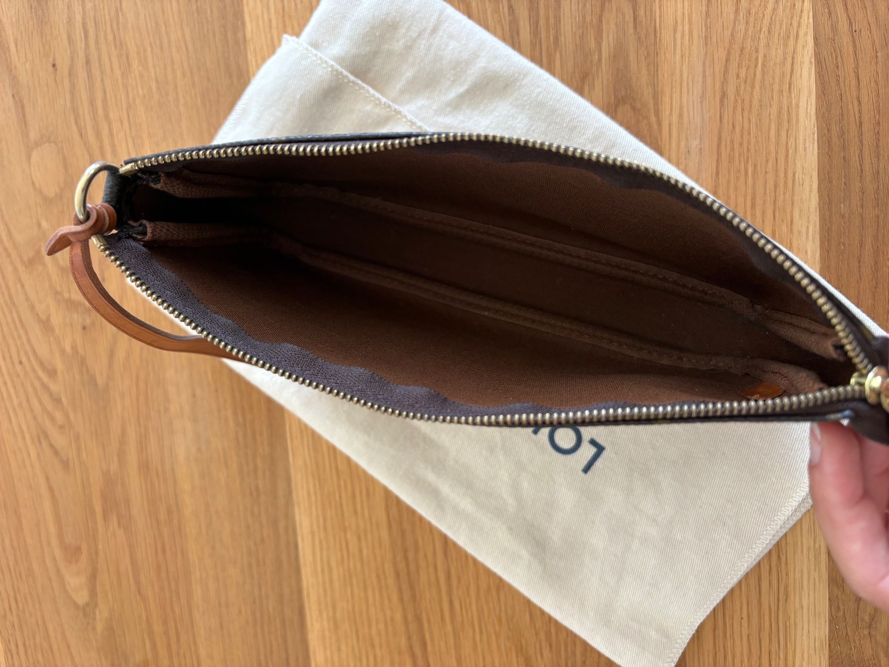 Louis Vuitton Borse da donna: Louis Vuitton Pochette Accessoires – Usato da Oberbuchsiten venduto da no5_t19p9 2