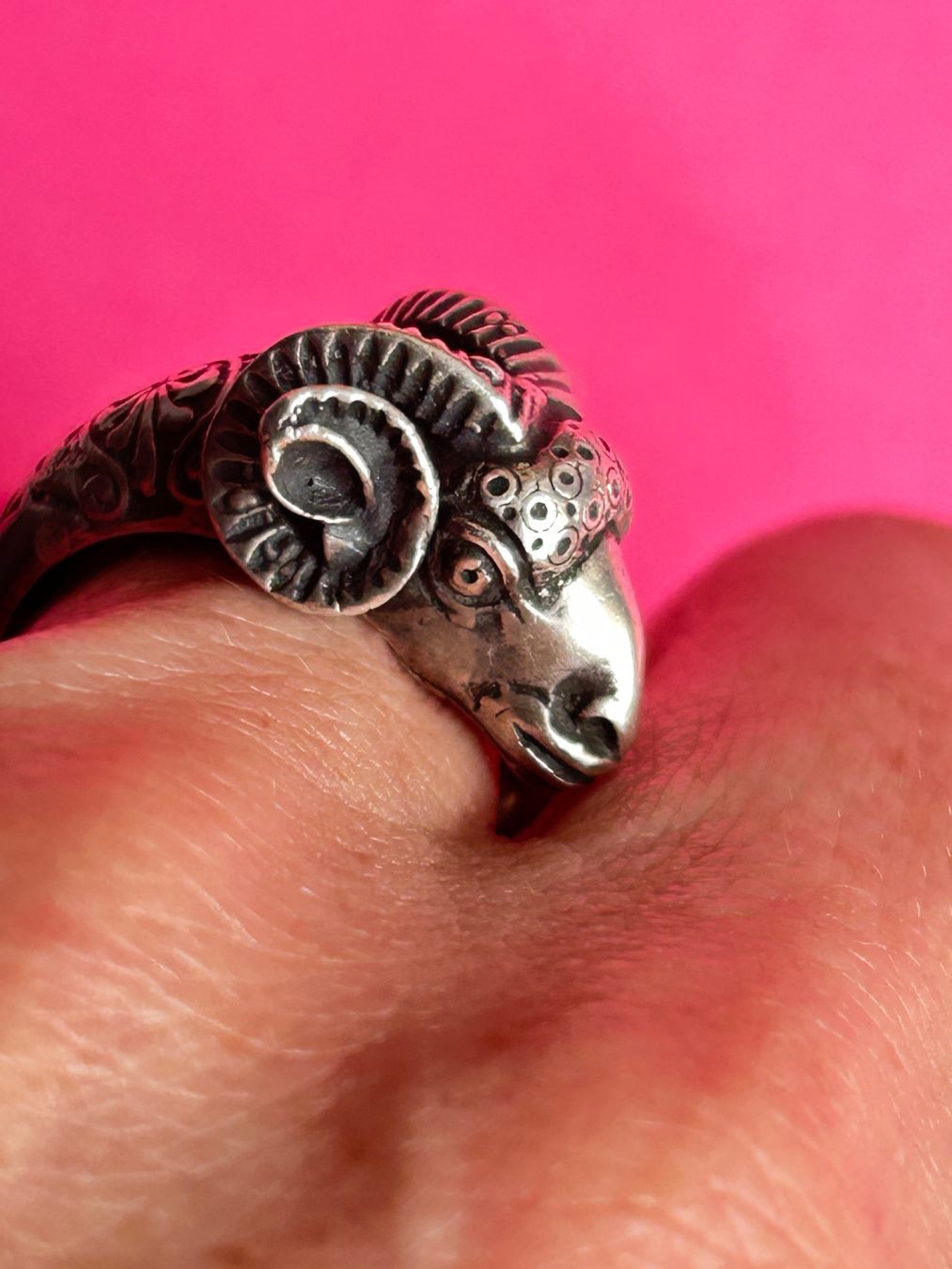 Sonstiger Schmuck: Armreif mit Widderköpfen, plus Widder-Ring (51) – Gebraucht aus Laufen von Bellebellezza 7