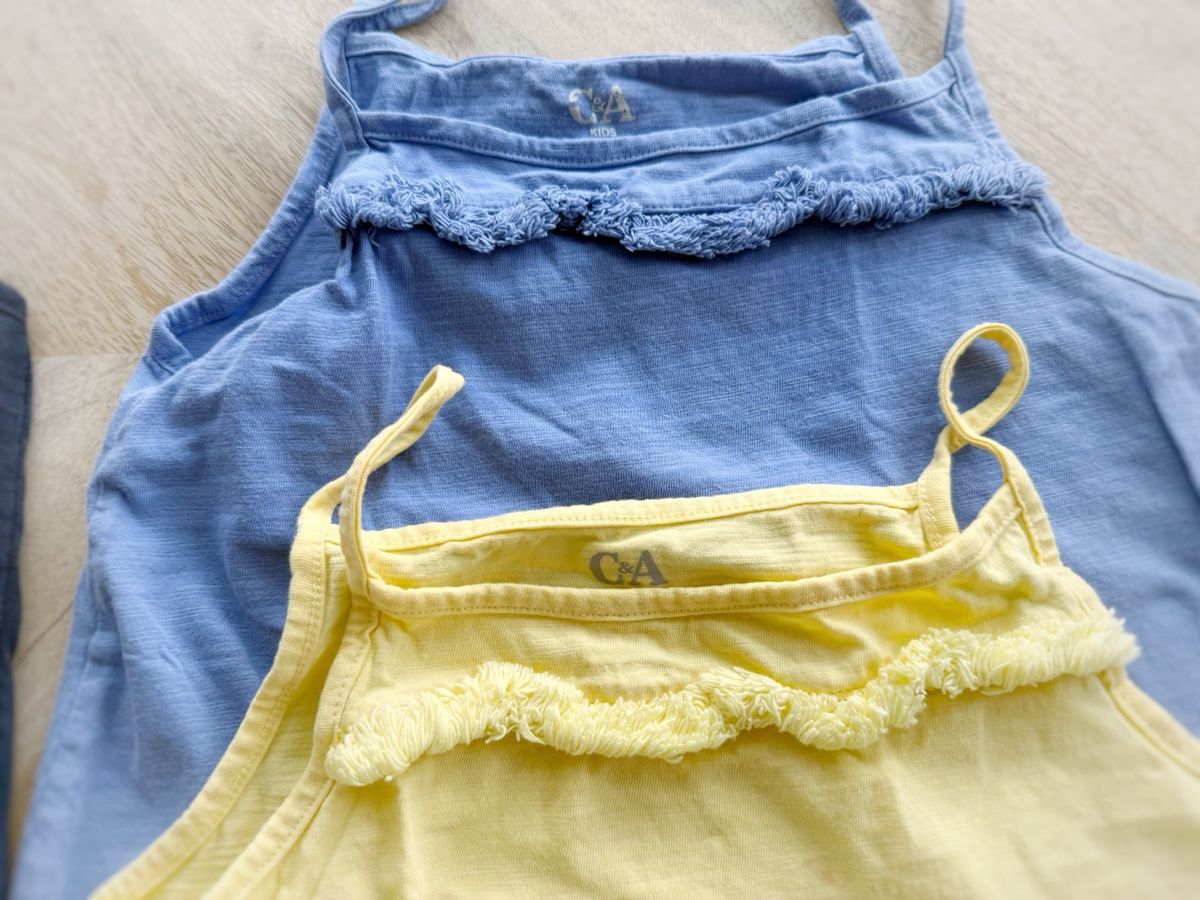 C&A Camicette, T-shirt & Top: Trägershirts Mädchen 4er Set, Gr. 128/134 – Usato da Eggenwil venduto da Lissi82 3