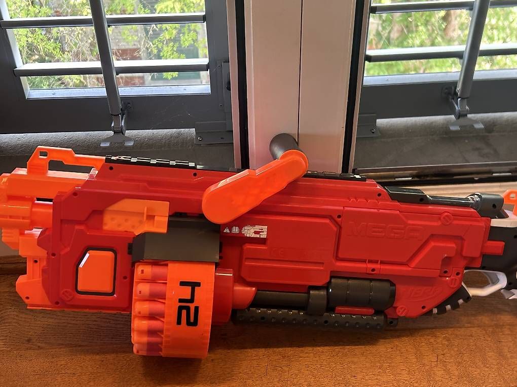 Jouets: Nerf Blaster Mega  – D'occasion à Schönenwerd par Tuttittrustsell