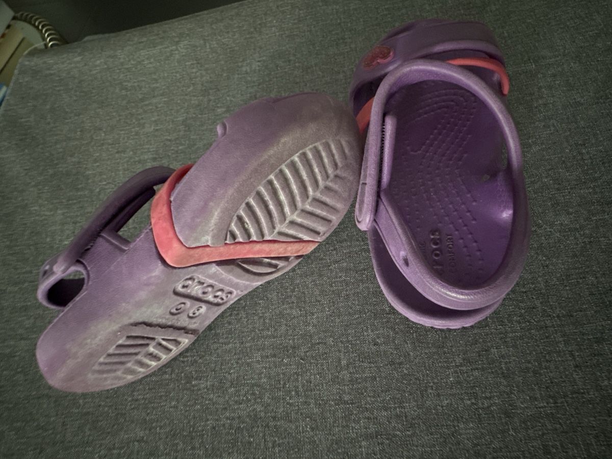 Crocs Scarpe per ragazze: Crocs Sandale C8/Gr. 26 mit Glitzer-Herz – Usato da Zürich venduto da Petrui 2