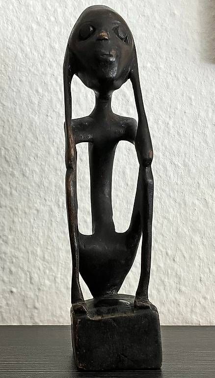 Sculture & Statue: Afrikanische Figuren  – Usato da Wettingen venduto da Ricolino2025 2