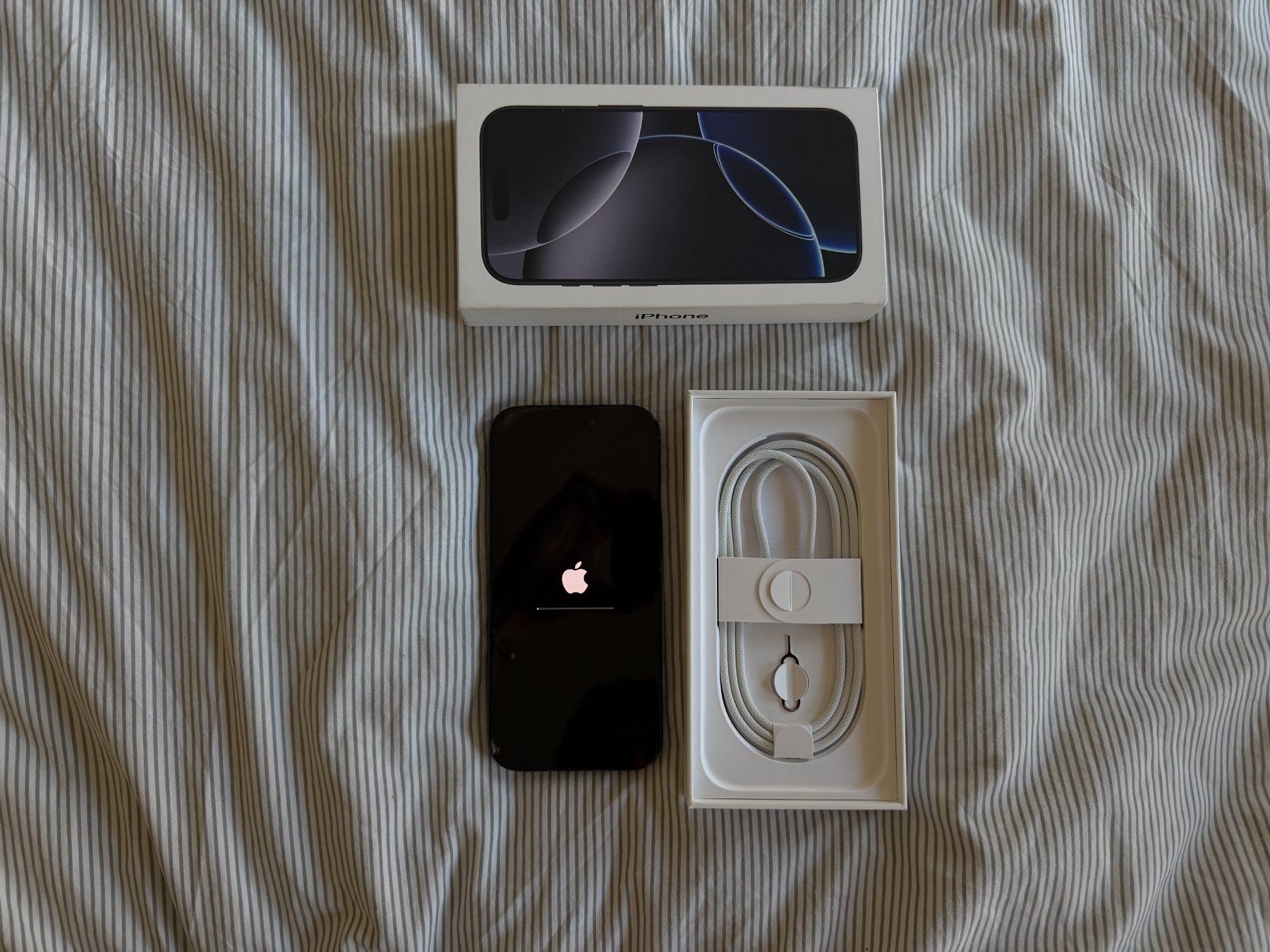 Apple Handys / Smartphones: iPhone 16 Pro 128 GB in Black Titanium. – Gebraucht aus Lausanne von nathan_y 5