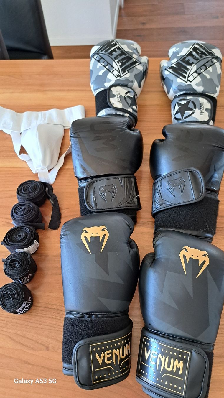 Protections: Kickbox-Trainingsset – D'occasion à Röthenbach Hbsee par Persy40