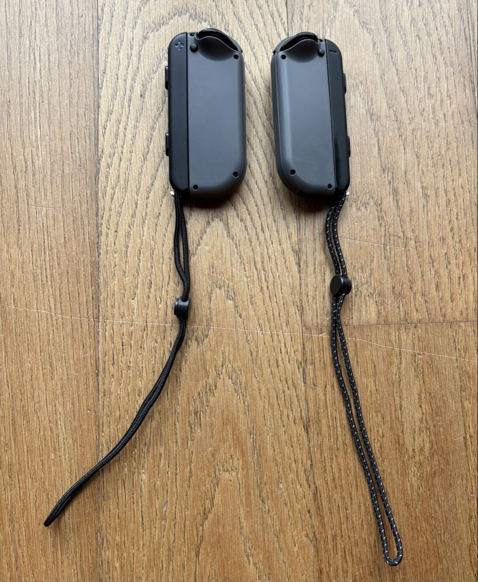 Nintendo Controller: Joycon-Paar mit Handschlaufen / Nintendo Switch 1 – Usato da Läufelfingen venduto da Seraphim13 1