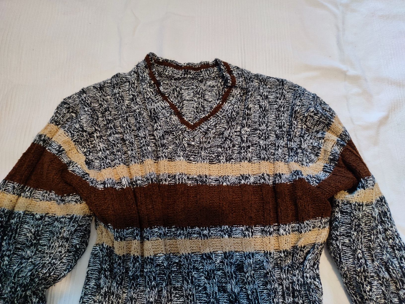 Pulls & Sweat-shirts: Pullover – D'occasion à Ascona par Artik3 1