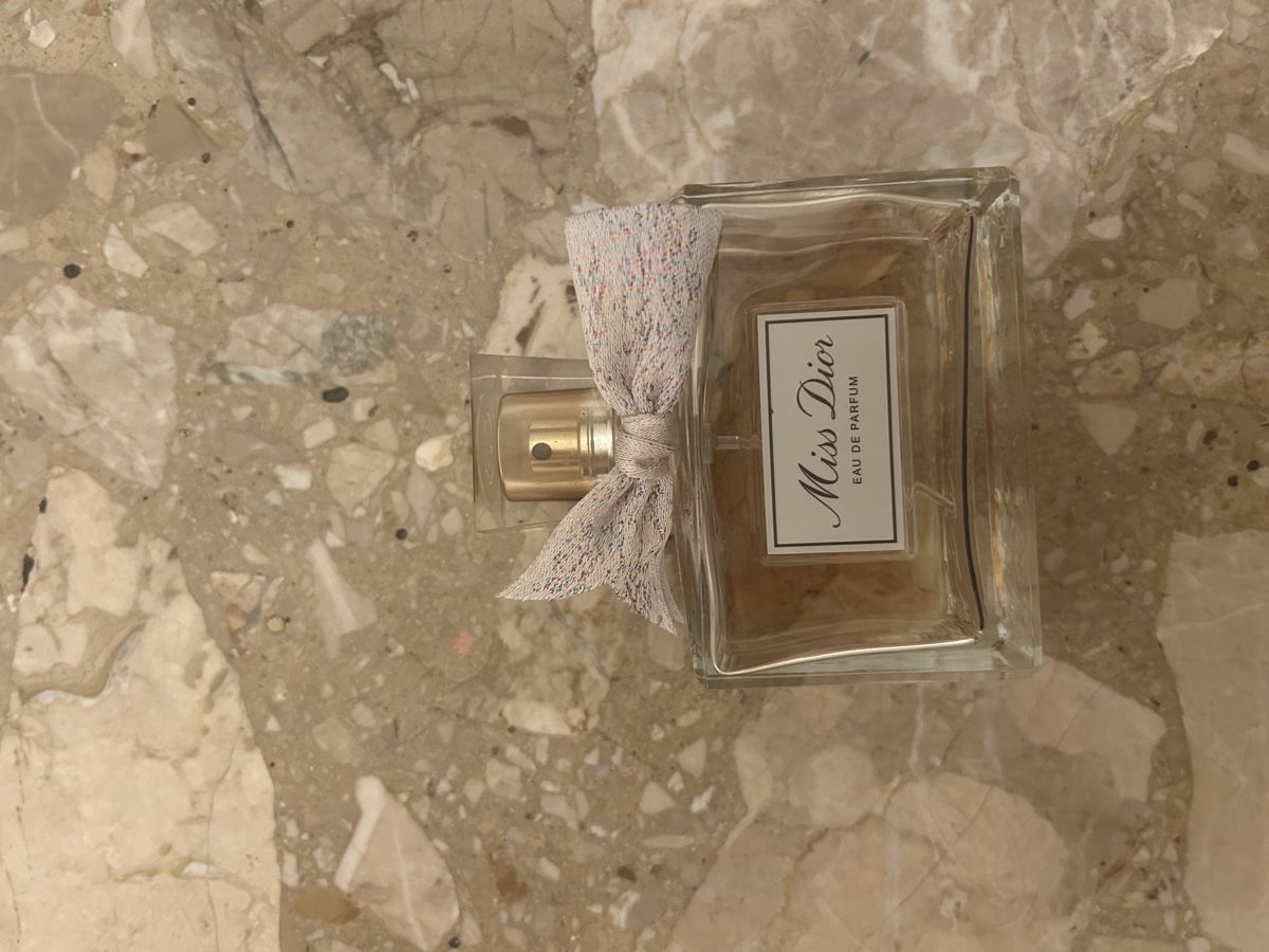 Dior Parfum & Eau de Toilette: Miss Dior – Gebraucht aus Sursee von Fortissimo 1