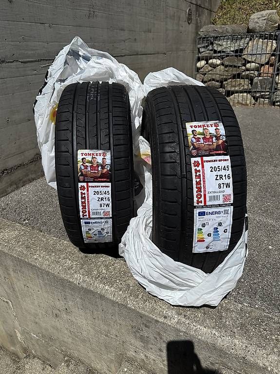 Sonstiges Schreiben & Zeichnen: Vendo 2 pneumatici NUOVI – Gebraucht aus Savosa von BertaR