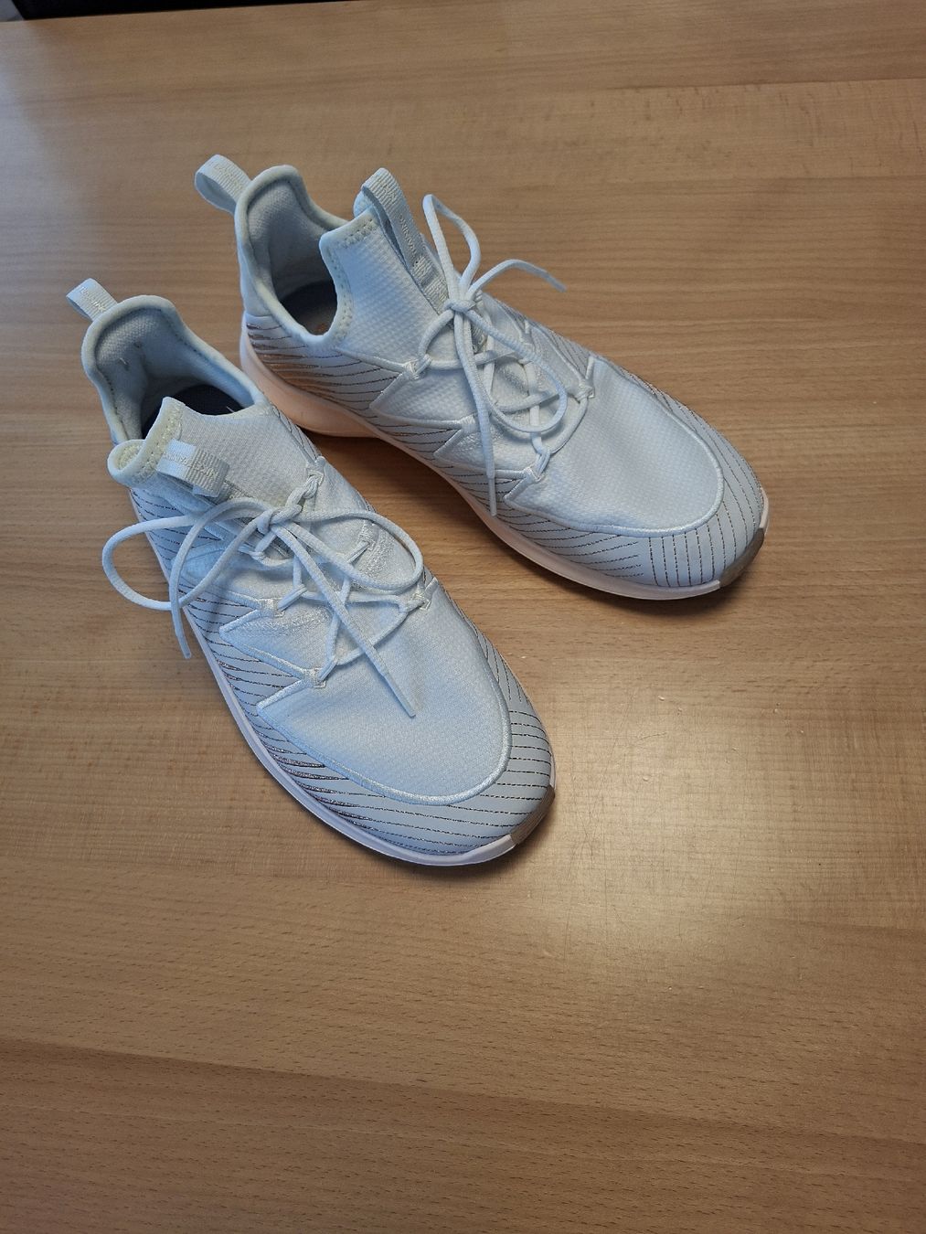Scarpe da donna: Nike Sneaker / Schuhe – Usato da Ruswil venduto da Nasenspitz
