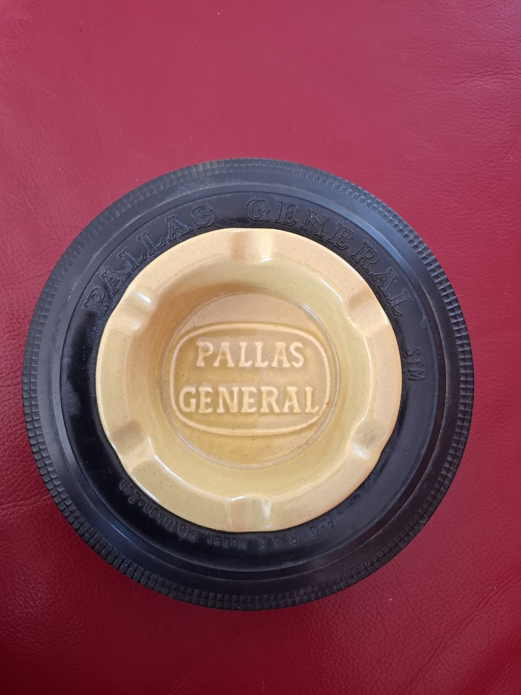 Portacenere: Cendrier pneu  Pallas General – Usato da Moutier venduto da Carambaaa
