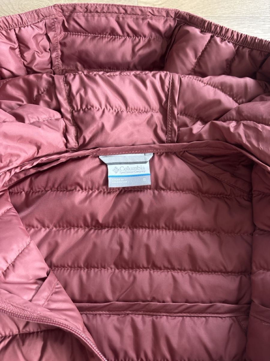Columbia Jacken: Columbia Jacke Grösse S – Gebraucht aus Hinwil von eri_b76q 1