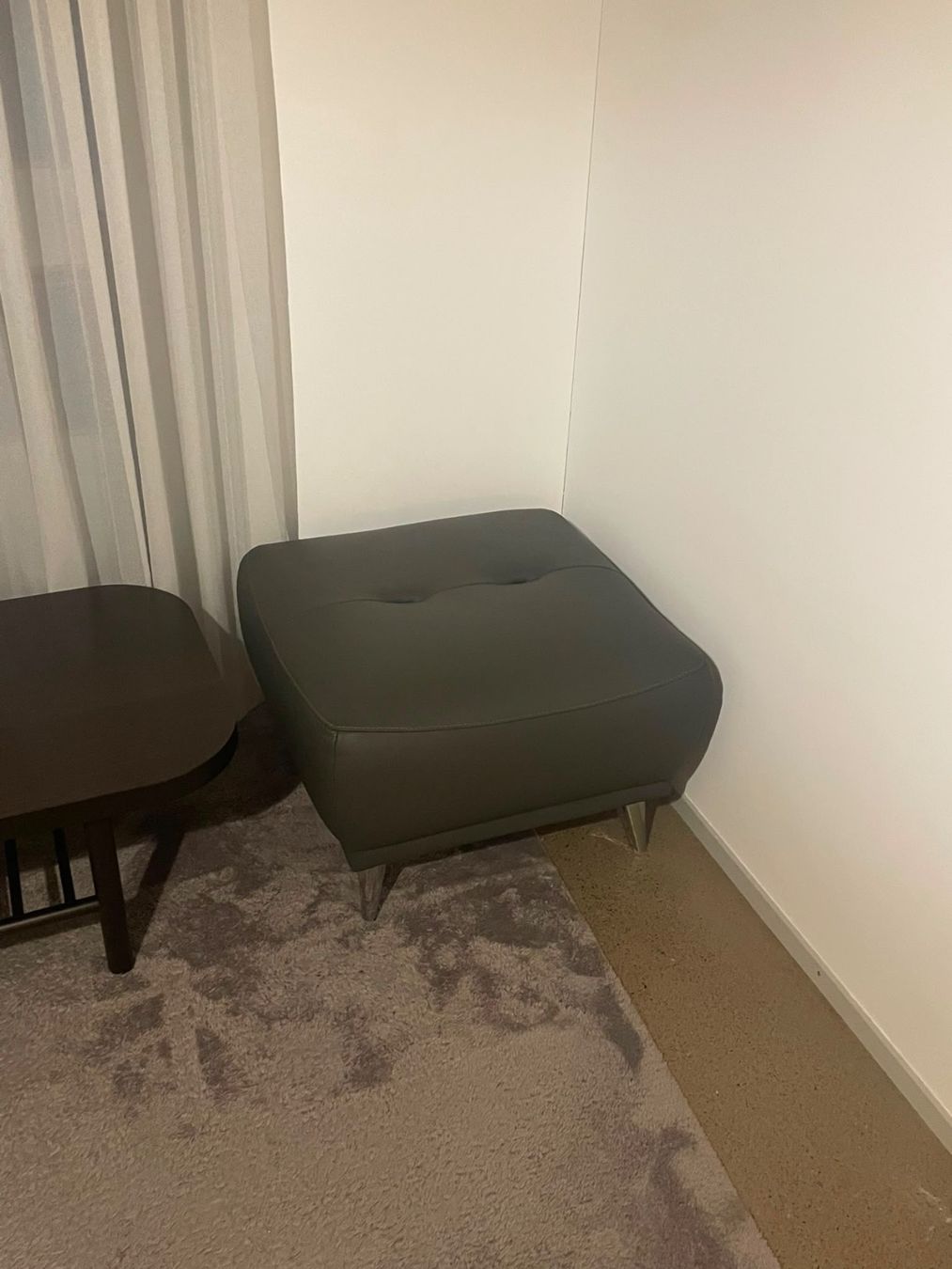 Divani: Elegantes Leder-Sofa 3er + 2er + hocker – Usato da Zürich venduto da edo_rg6w 2