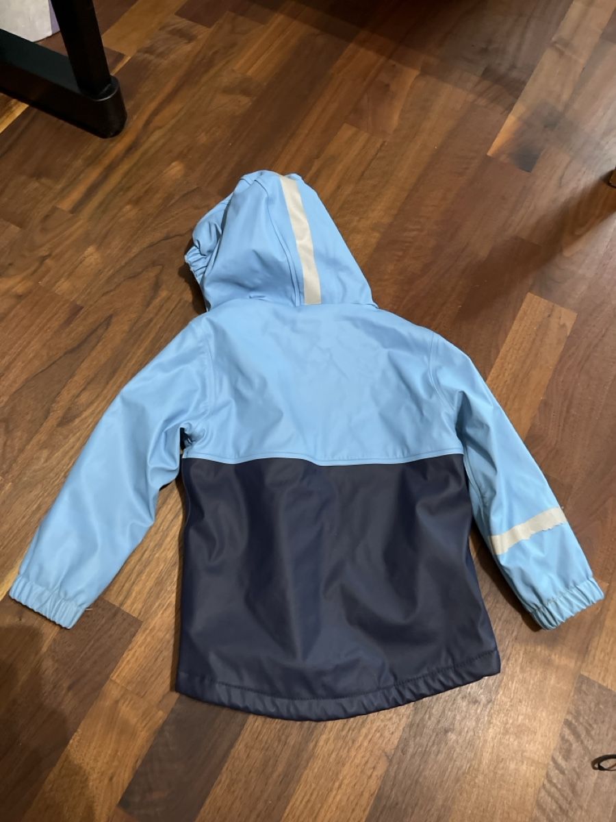 Lotti & Set di vestiti: Regenkleider 98 gefüttert – Usato da Andelfingen venduto da estark 4