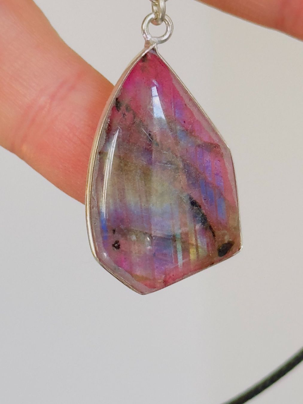 Altri gioielli: LOT Color Enhanced Red Labradorite Handmade – Nuovo e nell'imballaggio originale da Genève venduto da AGBERG 5