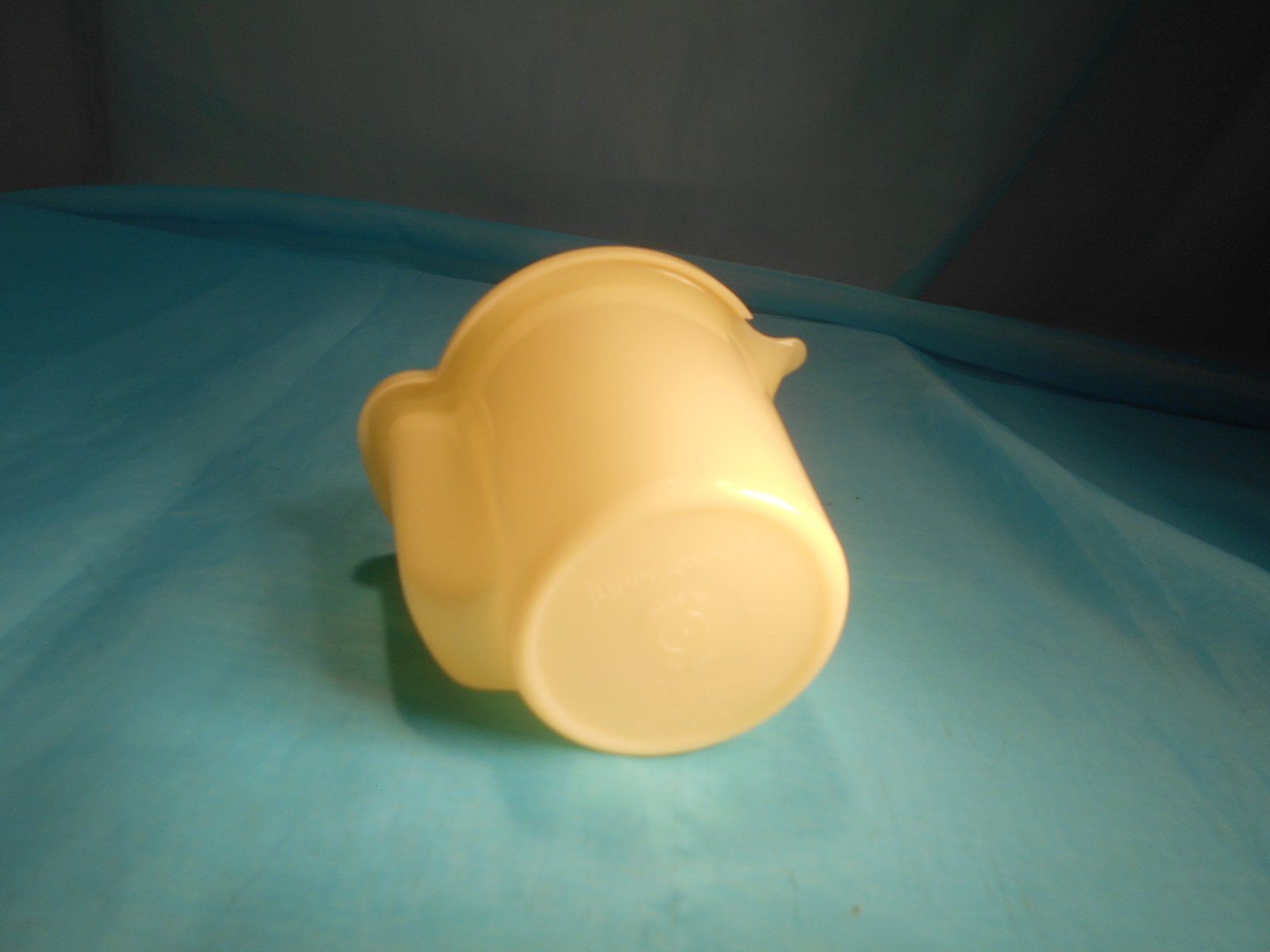 Tupperware Contenitori & Simili: Tupperware Milchkännchen, Vintage, England, hellgelb – Nuovo (secondo la descrizione) da Bellach venduto da JingleCherry 4