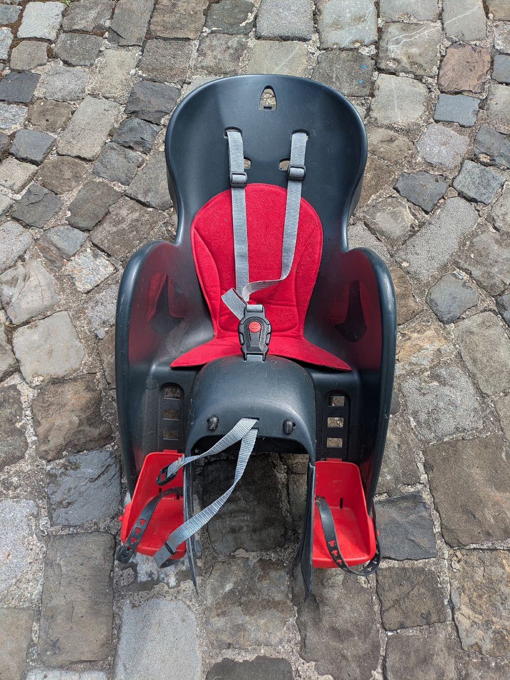 Sièges auto: Kindersitz PoloRoo DMS gut erhalten – D'occasion à Schönengrund par UlliDiem