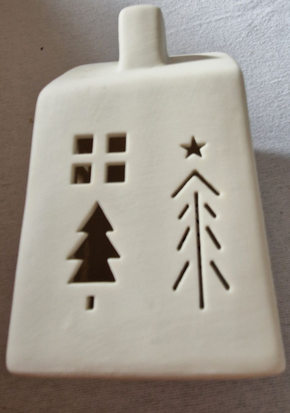Alle Dekorationen: Weihnachtliches Teelichthäuschen aus Keramik – Gebraucht aus Zürich von ant_kk8r 5
