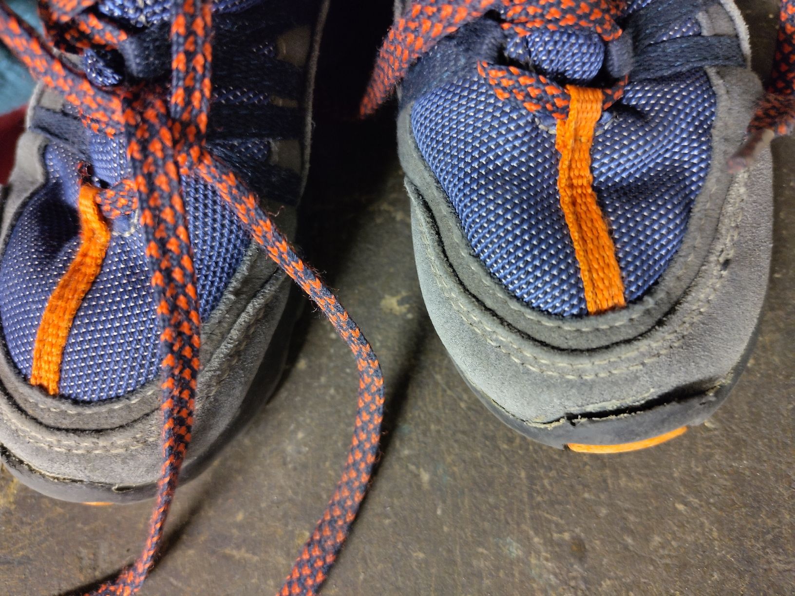 Everest Scarpe per ragazzi: Everest Wanderschuhe blau/orange, Gr. 24 – Usato da Däniken SO venduto da Lu-Tze 5