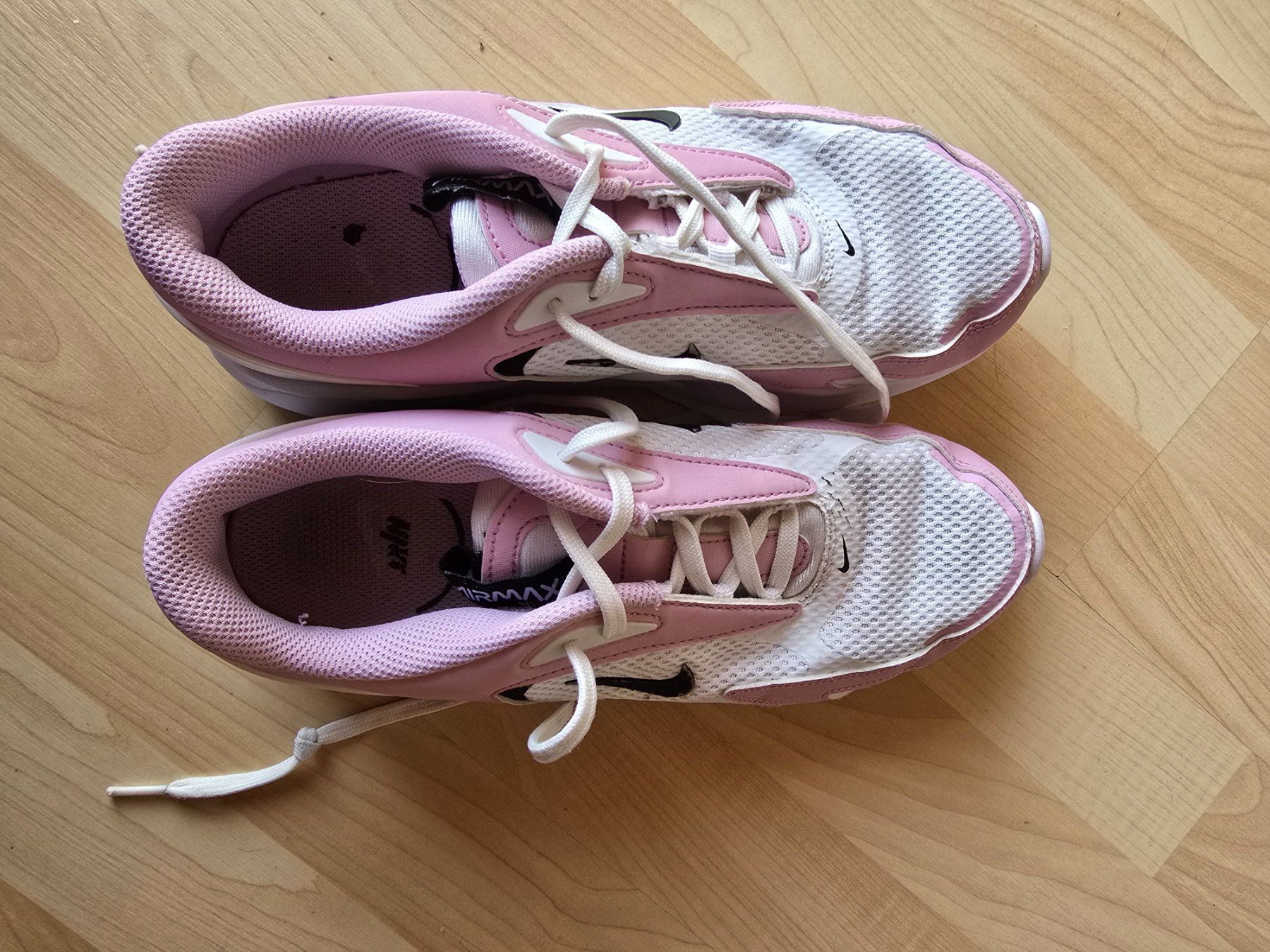 Nike Schuhe für Mädchen: Nike Air Max Gr.38.5 rosa/weiss Schuhe – Gebraucht aus Deitingen von Kommissar