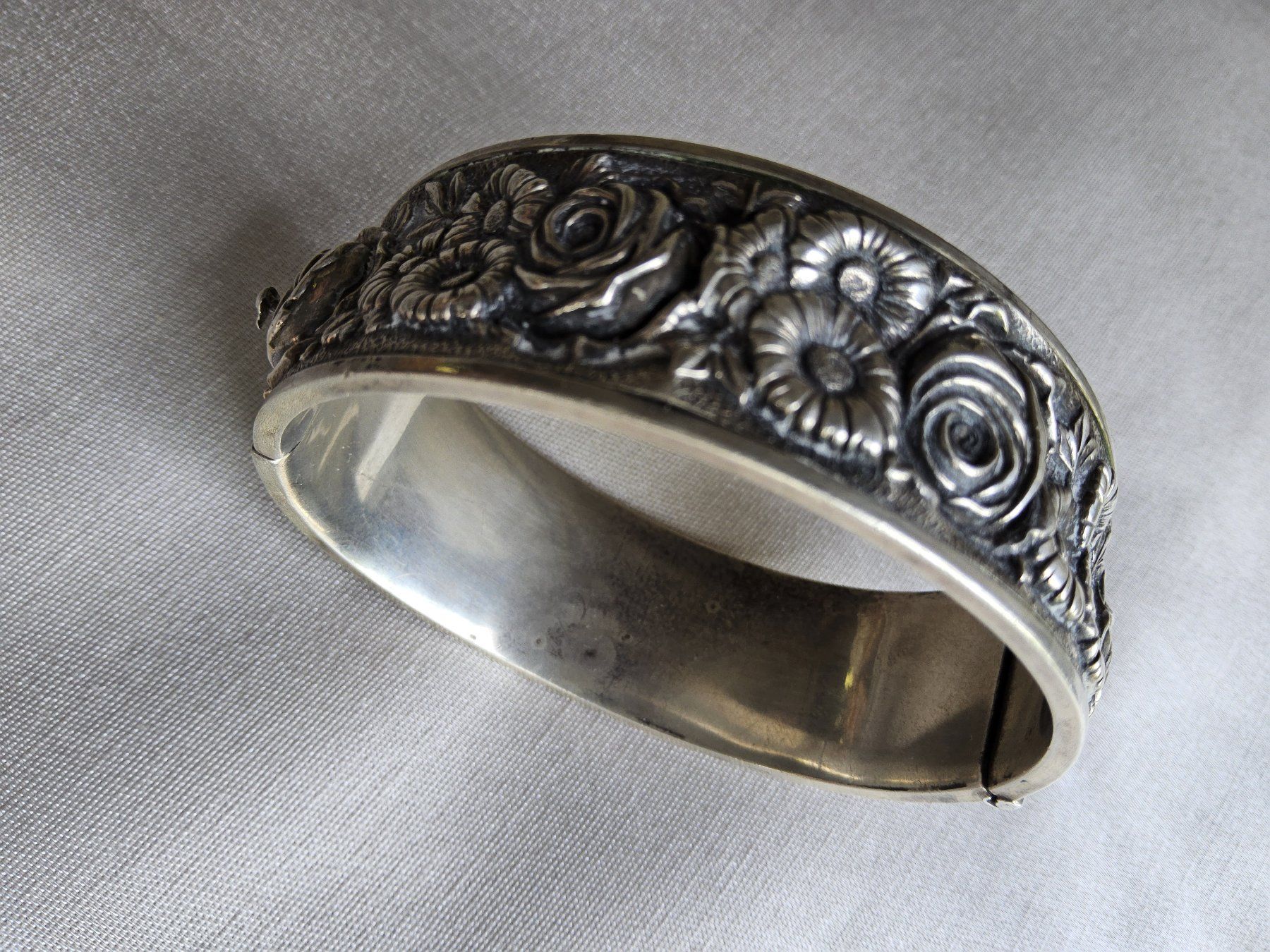 Bracciali & Braccialetti: Silber 835 Viktorianischer Armreif mit Rosen Repoussé – Usato da Zürich venduto da gutsan 8