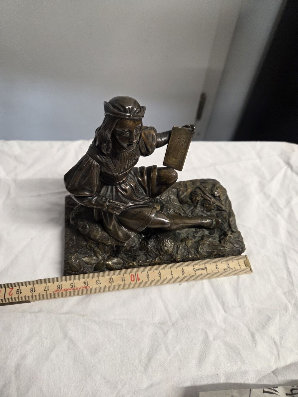 Sculture & Statue: Bronzefigur: Lesende Maid  – Usato da Dietikon venduto da Allegra34 4