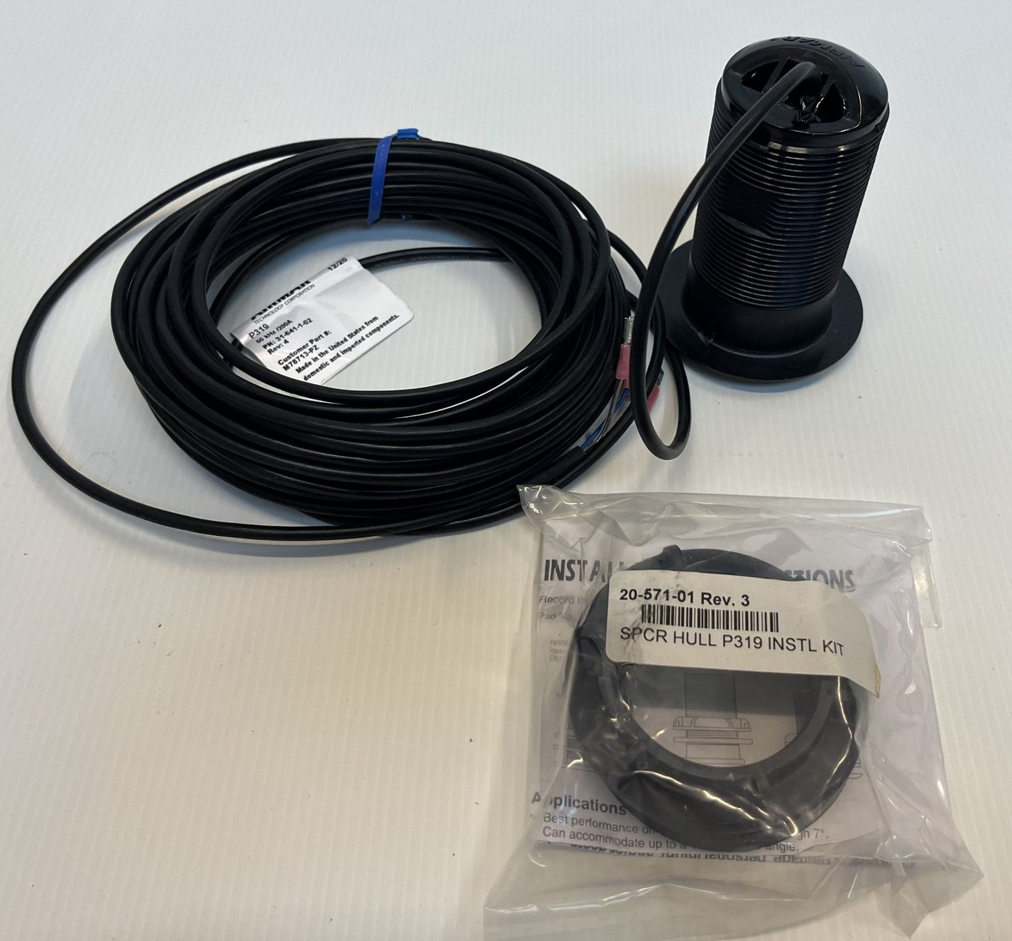Accessori: Kunststoff-Durchbruchgeber P319 von Raymarine – Nuovo (secondo la descrizione) da Romanshorn venduto da proNautik 1
