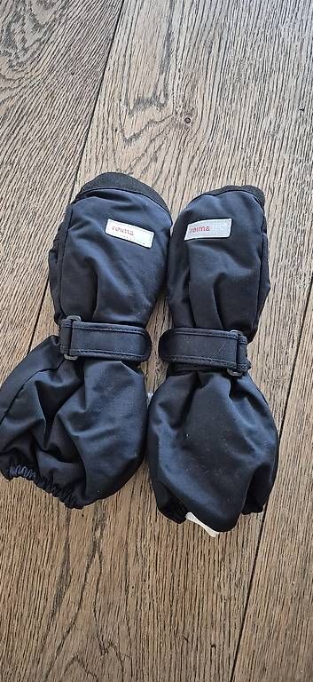 Reima Kinderhandschuhe: Neuwertige Reima Handschuhe Grösse 4 – Gebraucht aus Buchs SG von nst13