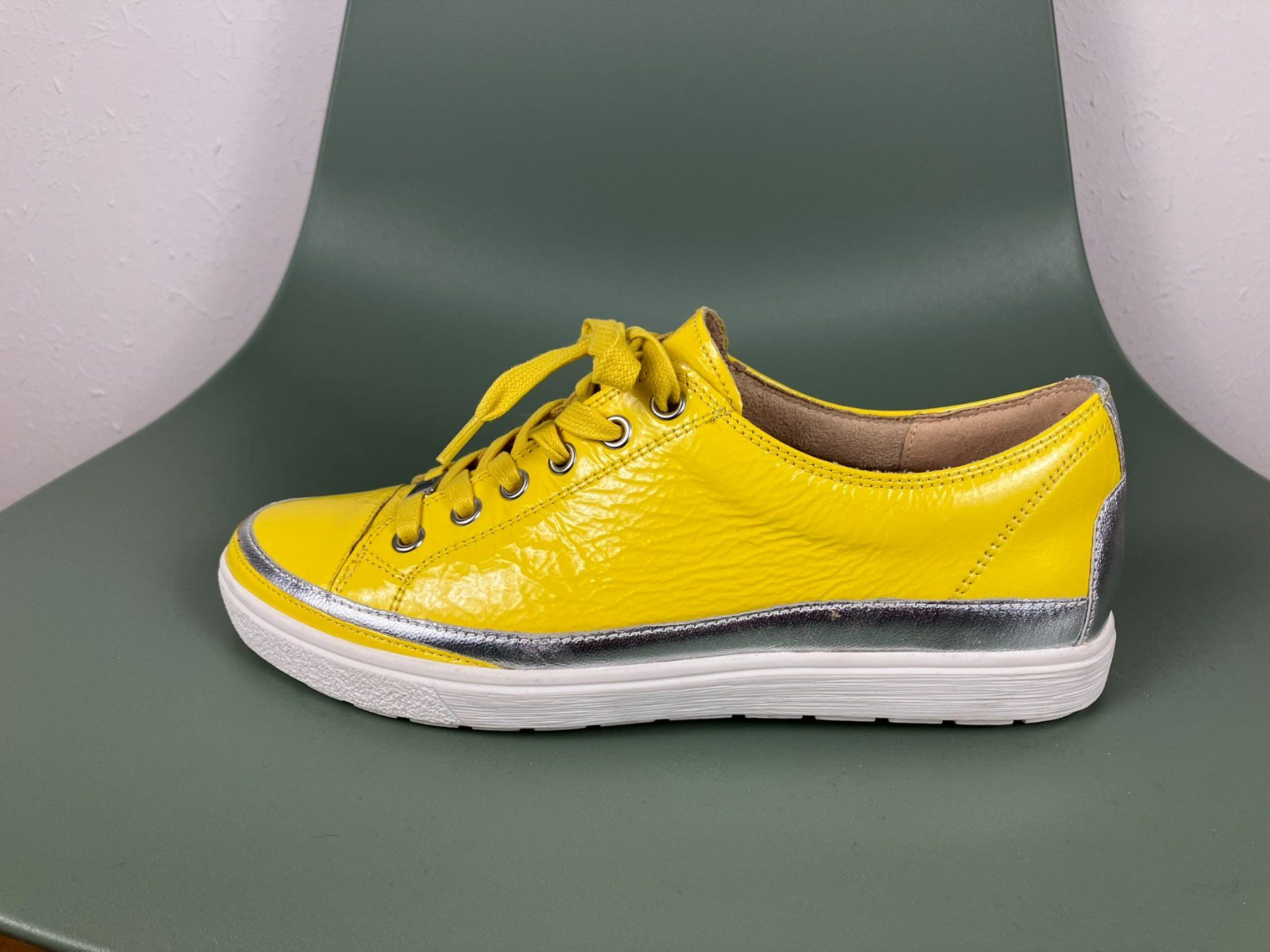 Scarpe da donna: CAPRICE Ledersneaker Gr.4,5 (37,5) – Usato da Laupen ZH venduto da kar_lfz6 1