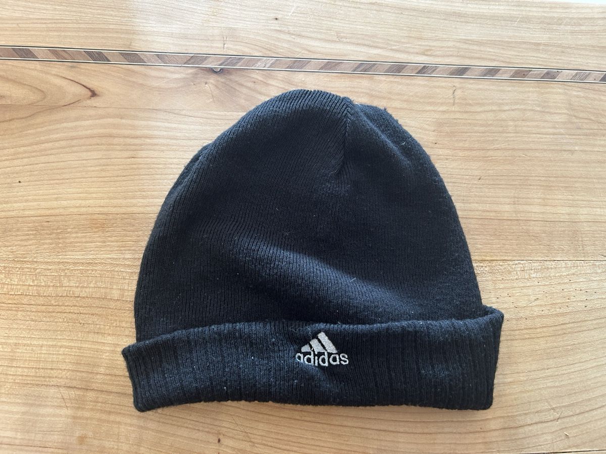 Adidas Chapeaux, bonnets & casquettes: Adidas, bonnet polyamide, noir, – D'occasion à Lausanne par lavirgule