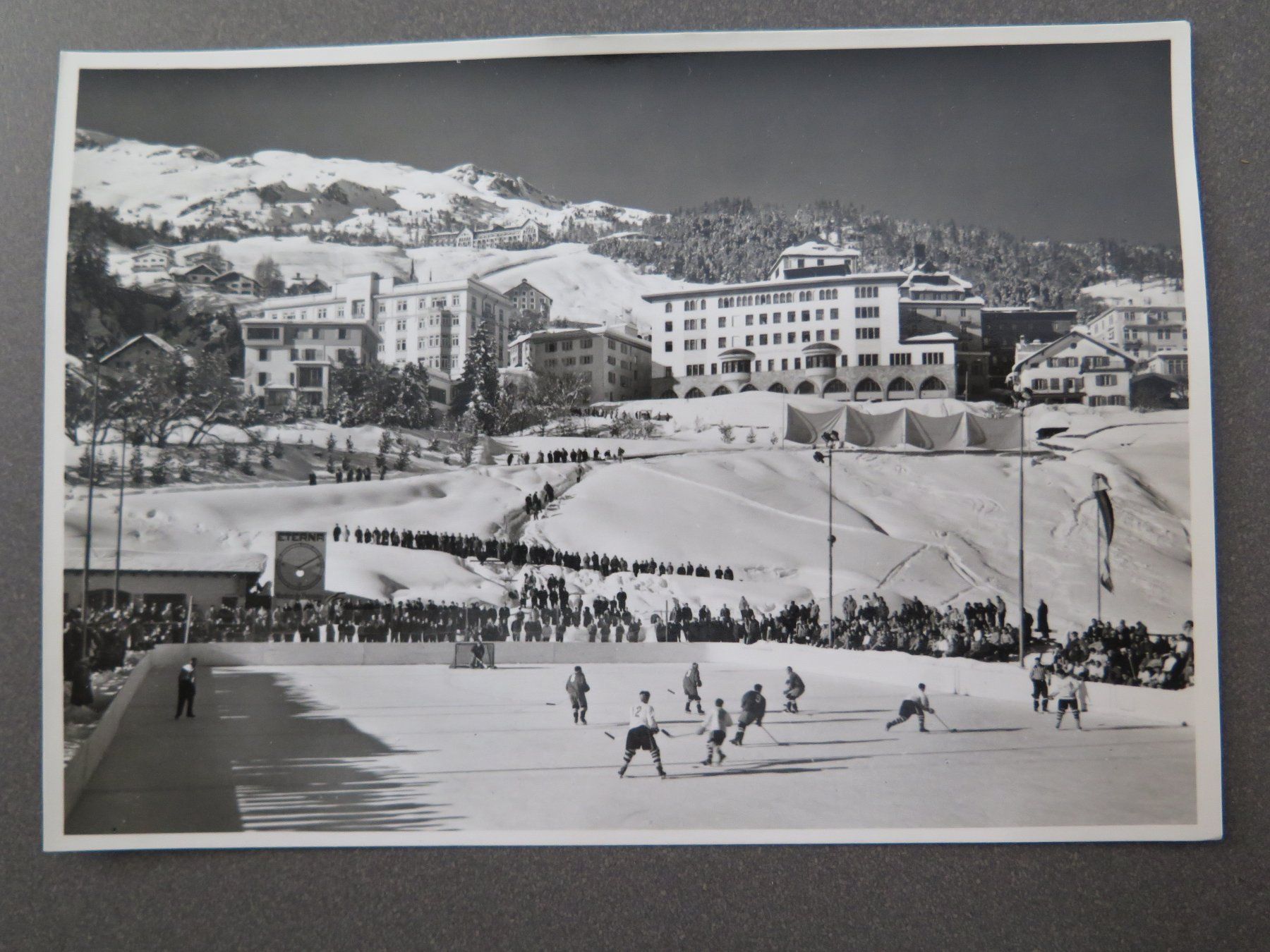 Cartoline postali: ST. MORITZ - EISHOCKEY – Usato da Wittenbach venduto da lipasal