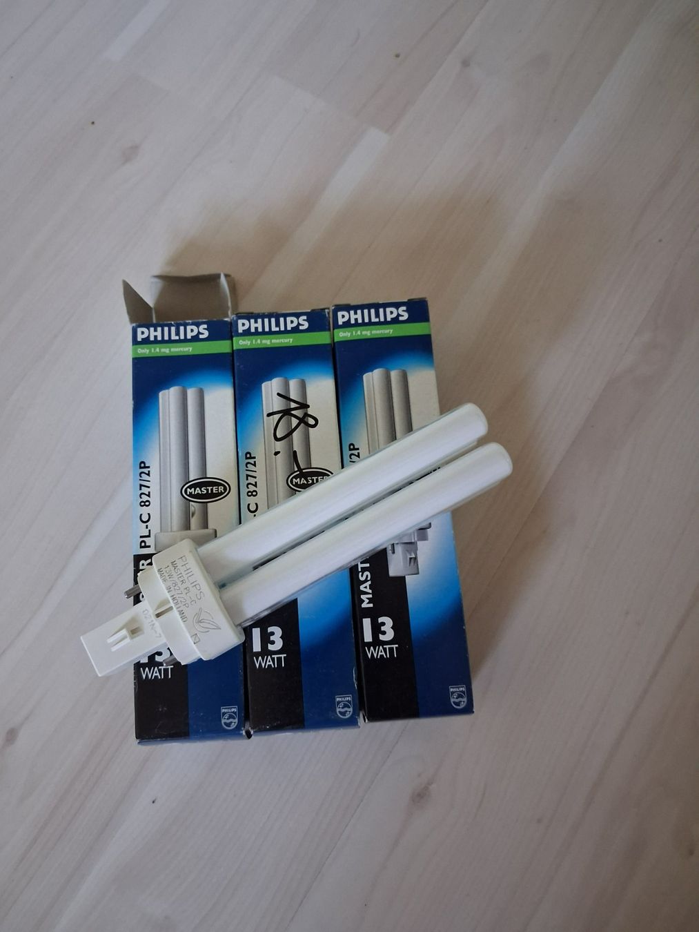 Philips Lampen: 3 X LAMPE PHILIPS STECKSOCKEL 2 PIN – Neu und originalverpackt aus langnau von Santos1411