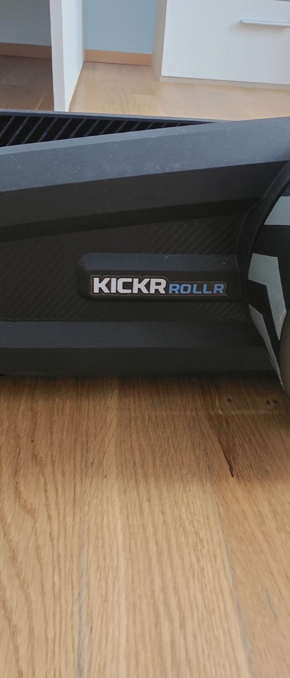 Wahoo Hometrainer: Wahoo Kickr Rollr Smart Trainer Rollentrainer schwarz – Usato da Dällikon venduto da mic_5jyh 2