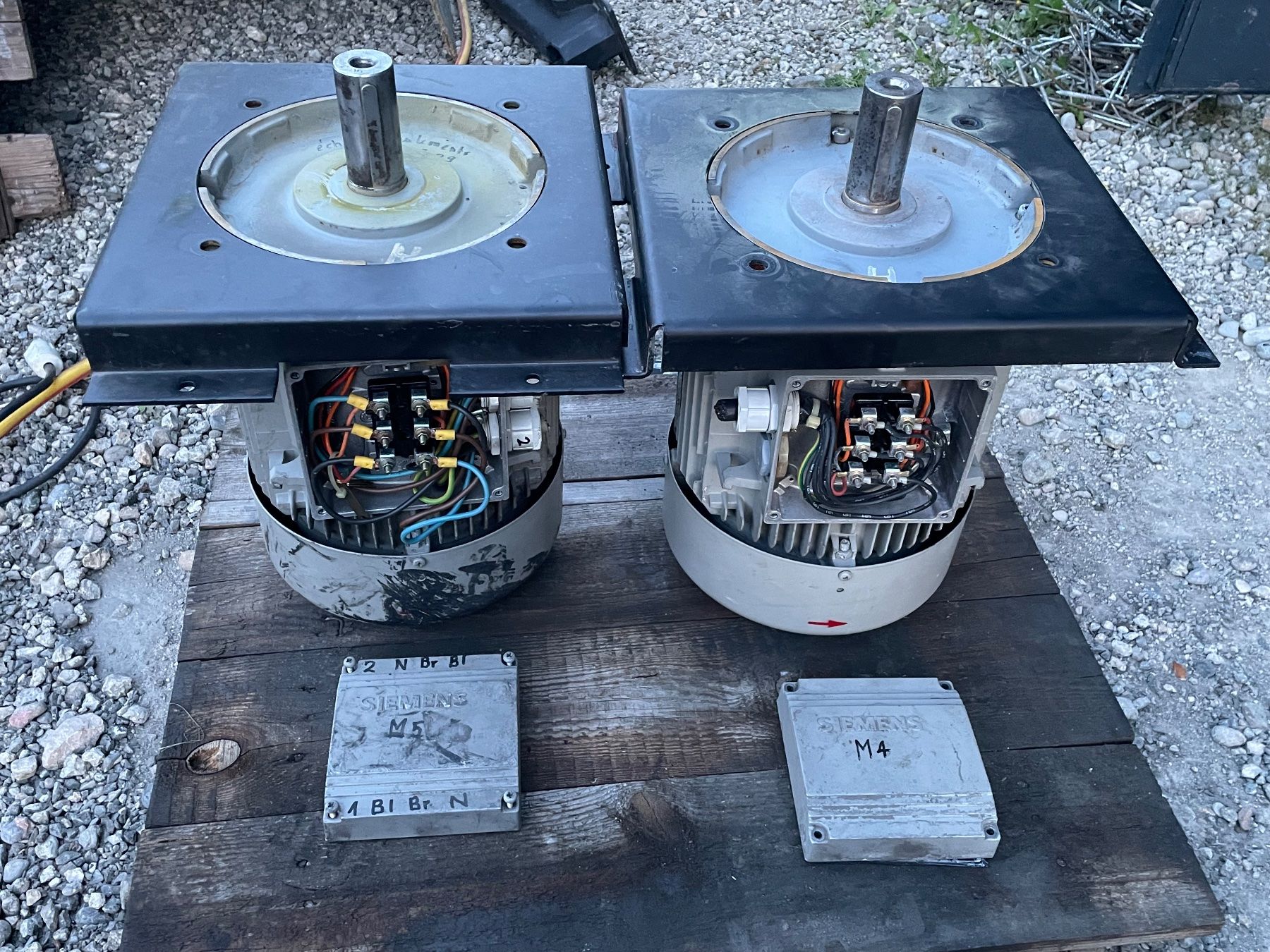 Siemens  Motori: 2x Elektromotor Siemens 7.5 kW – Usato da Gletterens venduto da XBHS7412