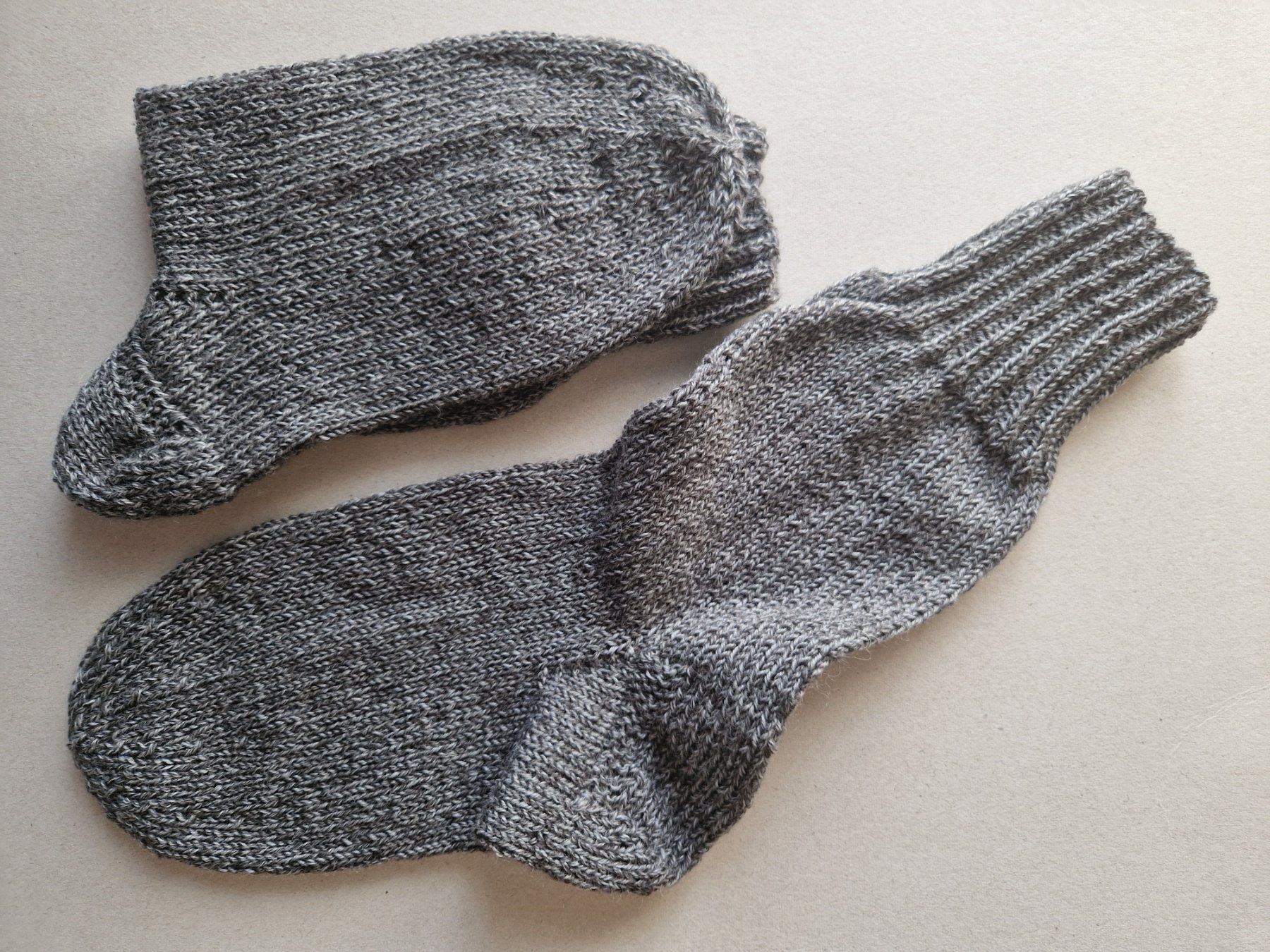 Calze: handgestrickte Socken Gr. 45, braun meliert – Nuovo (secondo la descrizione) da Ursenbach venduto da gruenblau