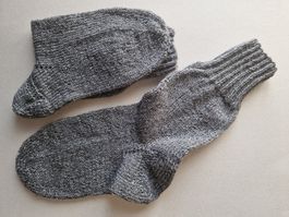 handgestrickte Socken Gr. 45, braun meliert