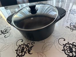 Topf mit Deckel schwarz ab 1 Fr!