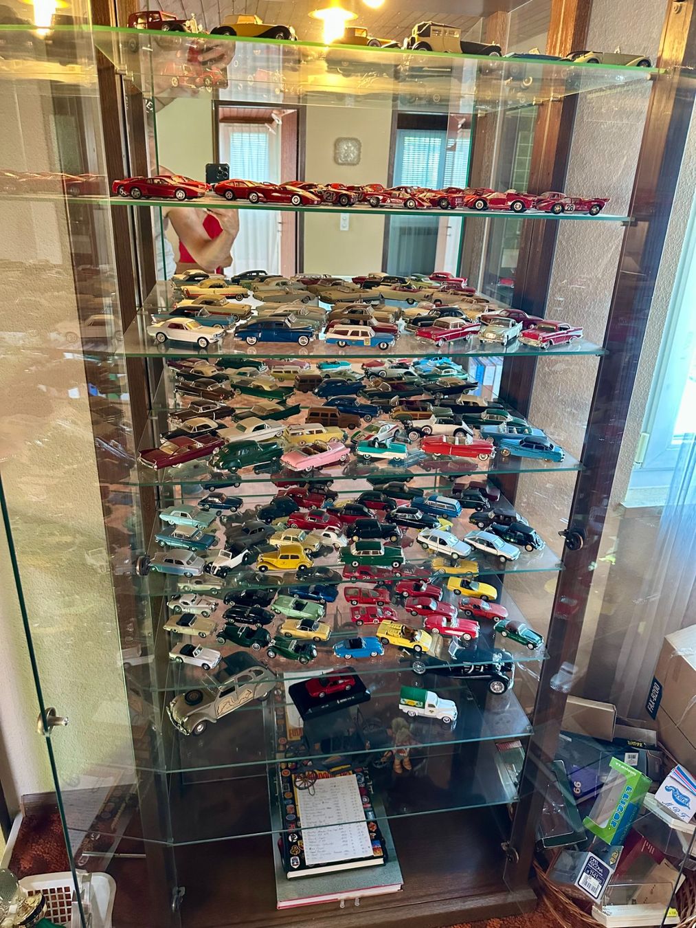 Vitrinen: Glasvitrine mit Autosammlung – Gebraucht aus Bättwil von paul74 2