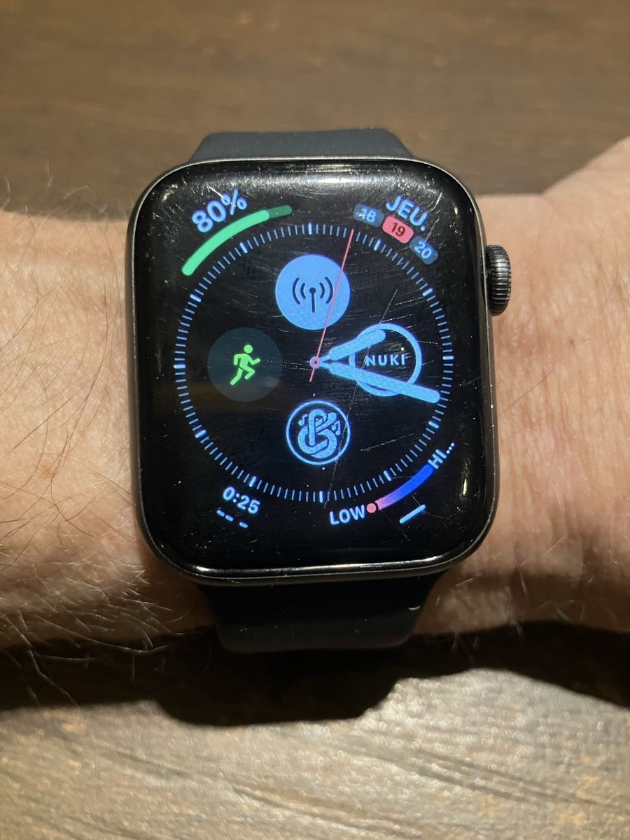 Apple Smartwatch: Apple Watch 6 cellular – Usato da Gillarens venduto da St-ephane