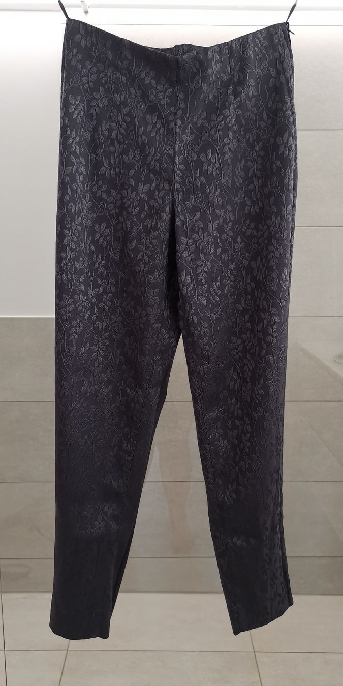 Anzüge & Kostüme: Schicker Damenanzug Gr. 40, Jacke und Hose – Gebraucht aus Itingen von schweizersternchen 3
