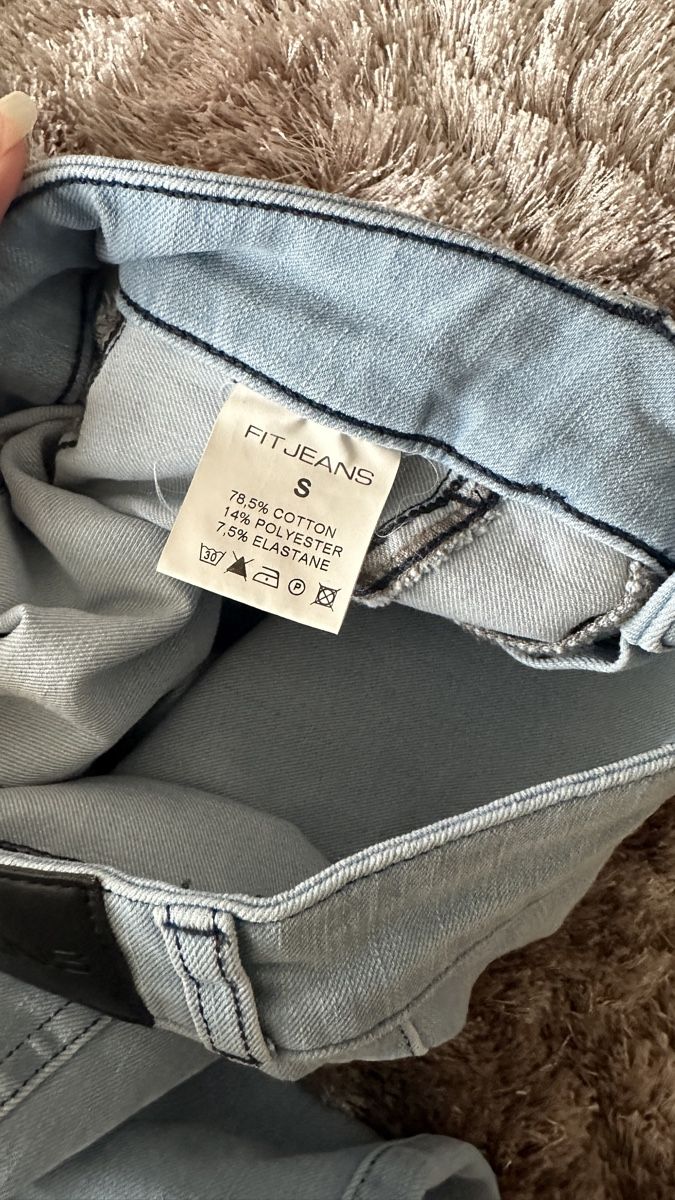 Jeans: Fitjeans Grösse S – Nuovo (secondo la descrizione) da Frauenfeld venduto da sarahmaracara 3