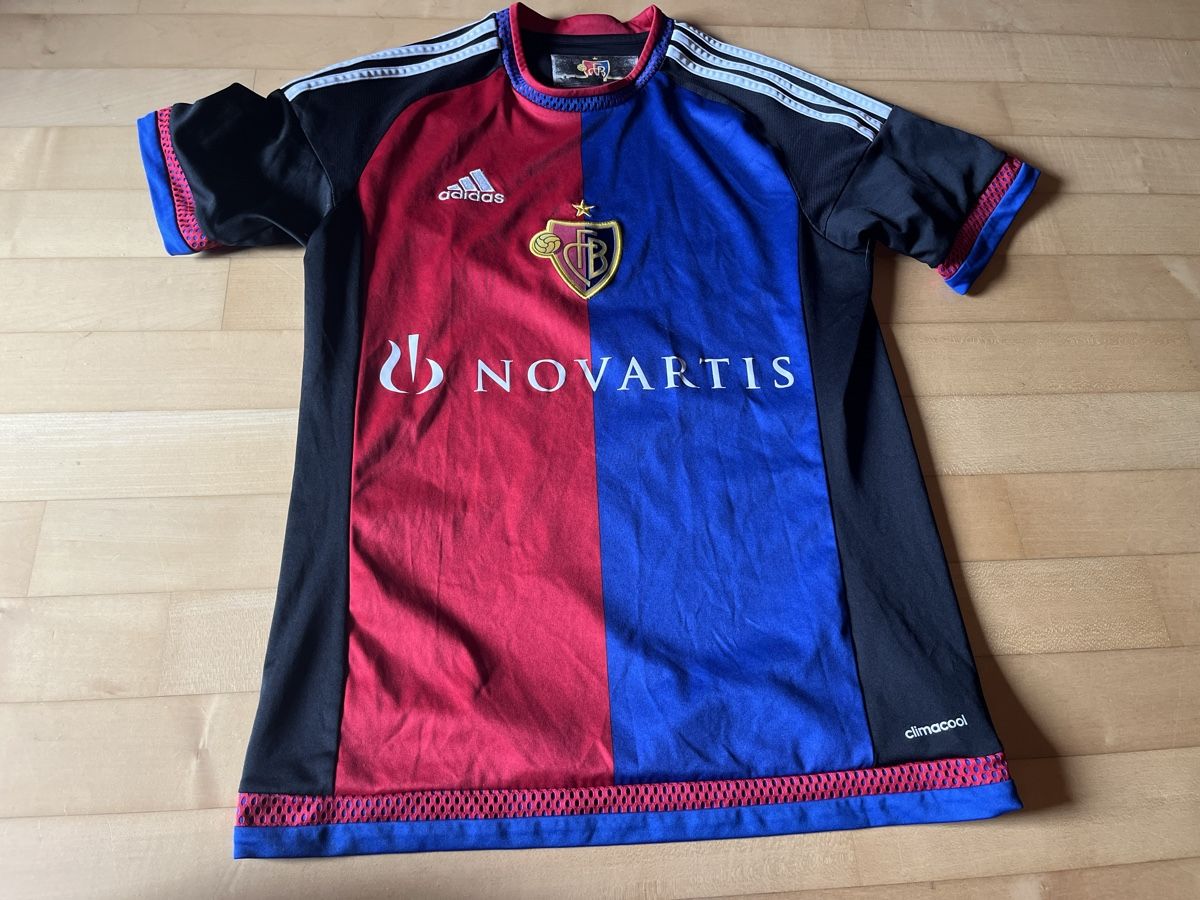 FC Basel Canottiere & Pantaloni: FC Basel FCB Trikot 2015/16 – Usato da Wallisellen venduto da theadicts77