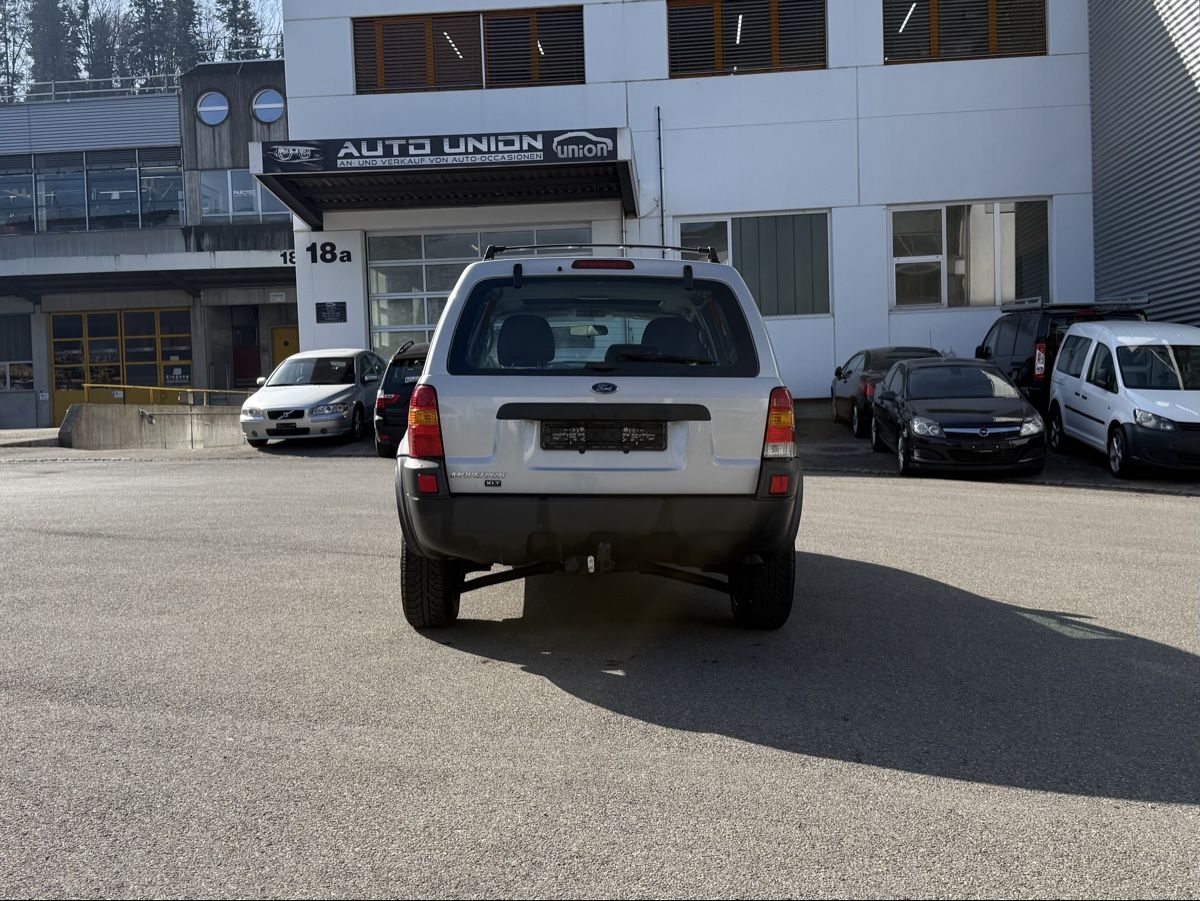 Ford Automobili: Ford Maverick 3.0 4x4 – Usato da Niederuzwil venduto da union1963 5