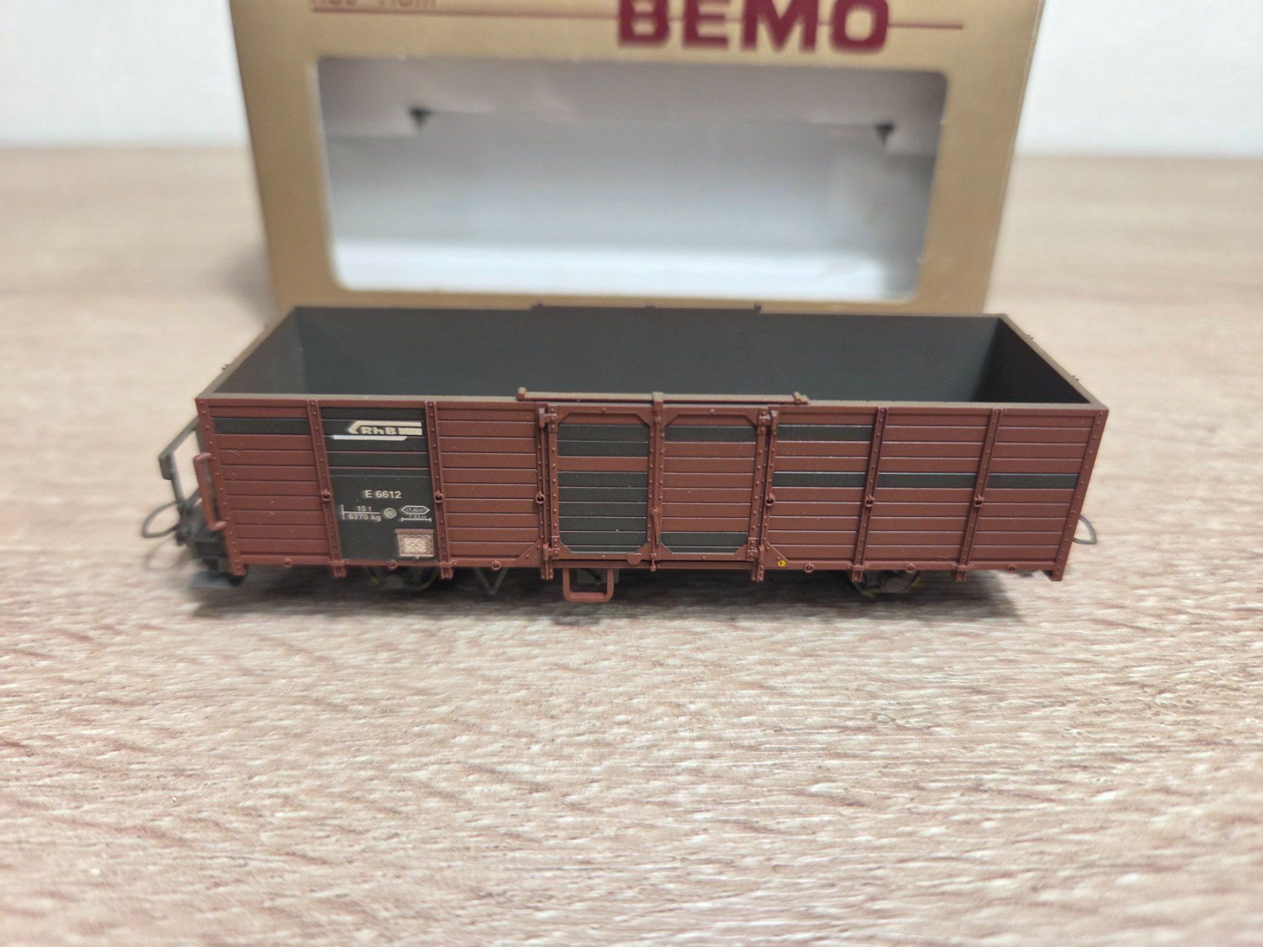 Bemo Modellini di ferrovie: Bemo 2254 172 Güterwagen RhB H0m – Usato da St-Aubin-Sauges venduto da Lo_Go