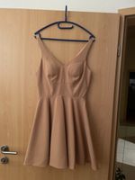 Robe NEUVE patineuse beige élégante