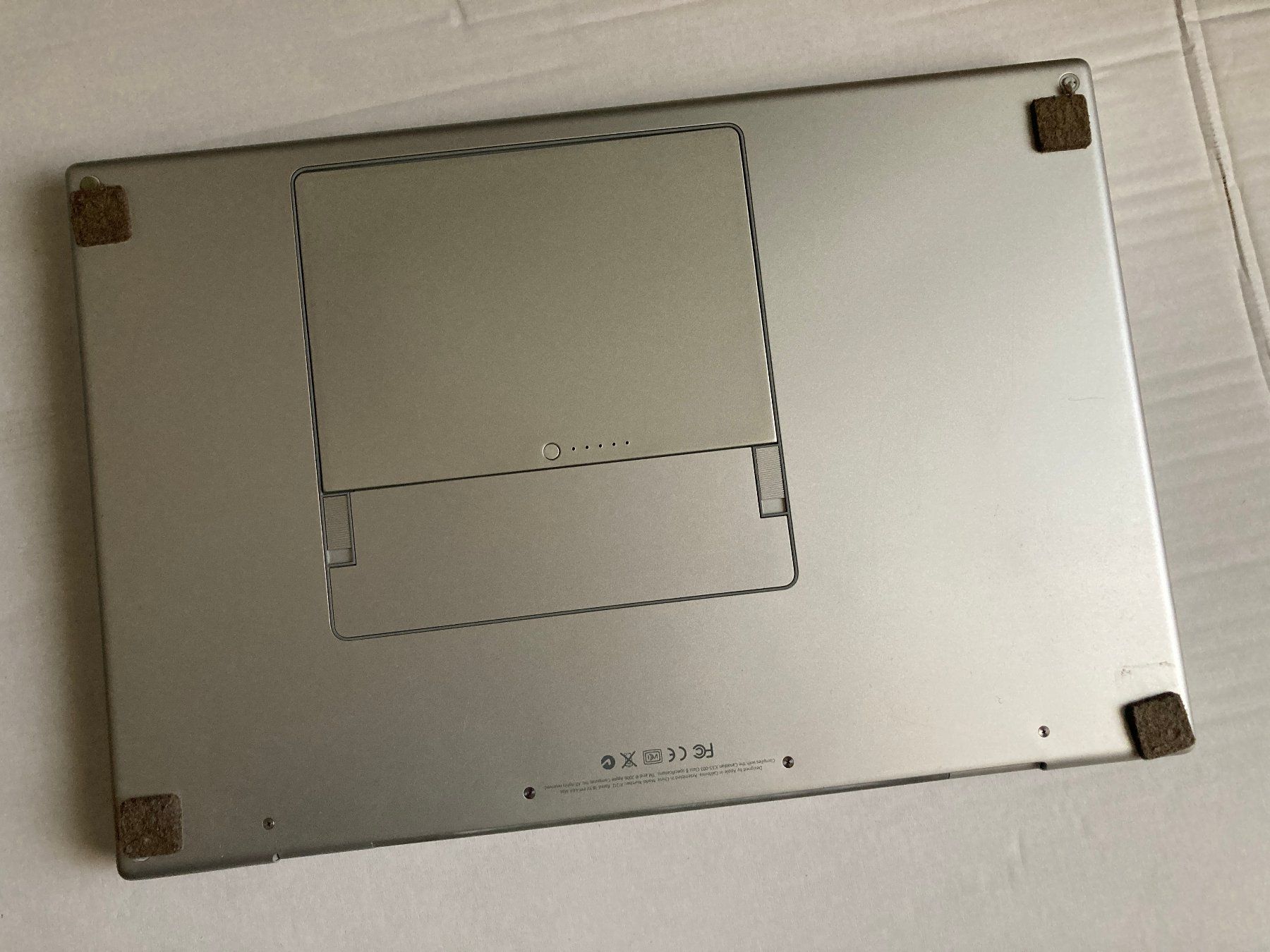 Apple Notebook: Vintage Apple MacBook Pro "Core 2 Duo" 2.33 17" – Difettoso da Carona venduto da gamuffo 6